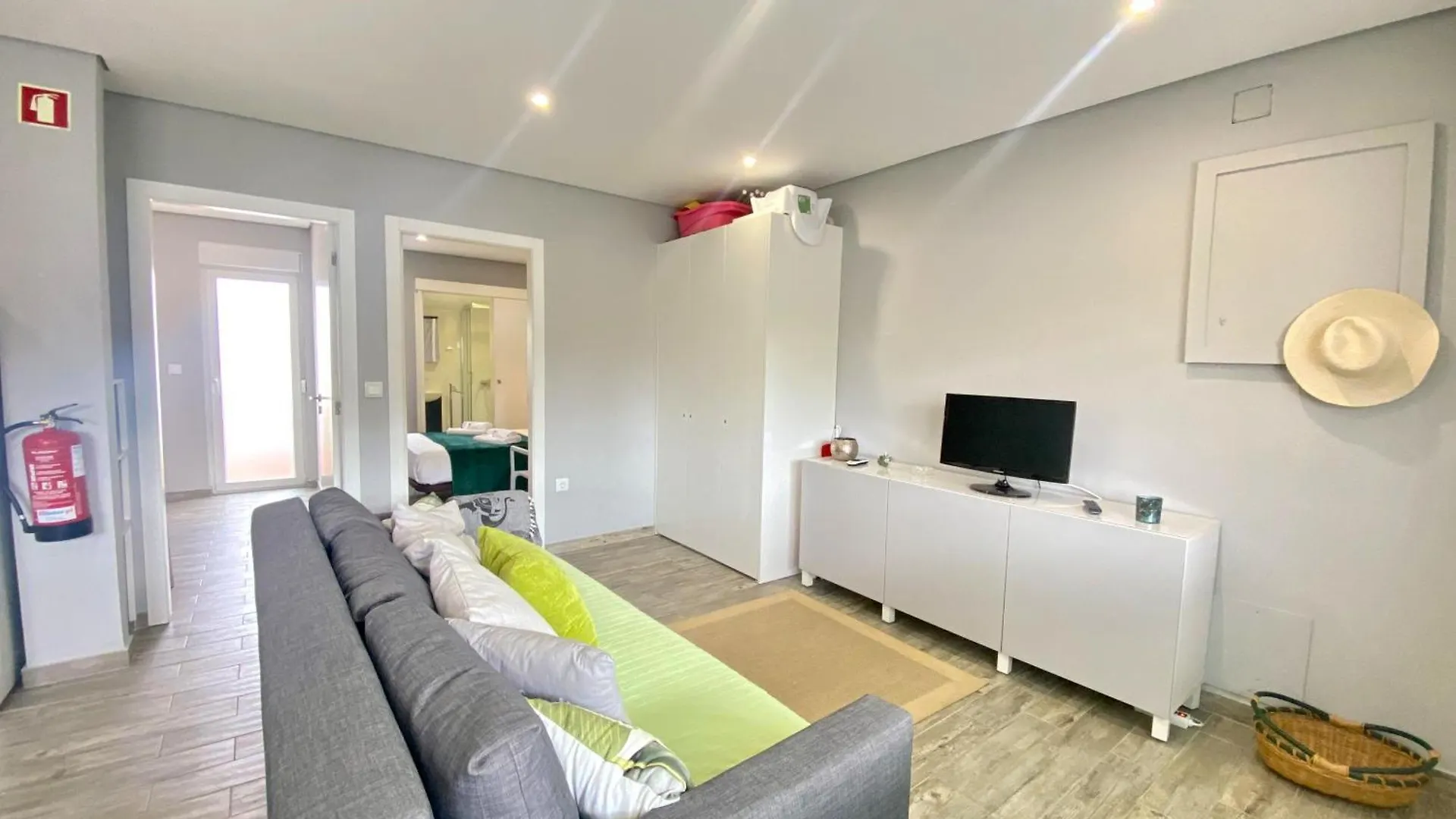דירות Quarteira Stylish 2 By Homing